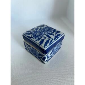 Vintage Blue & White Floral Porcelain Trinket Box Asian Style 2” Square